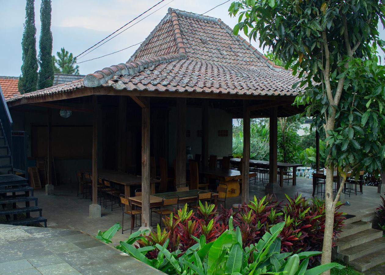 Rockwood Resort & Villa'S Batu  Exterior photo